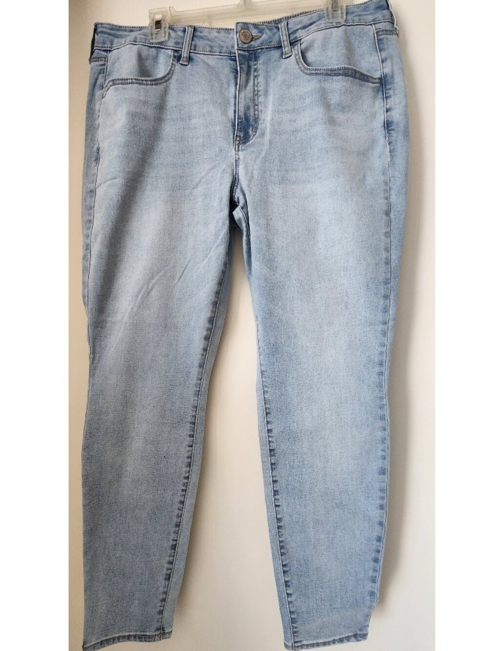 SO Juniors Low Rise Jeggings Size 17 - Clean Light